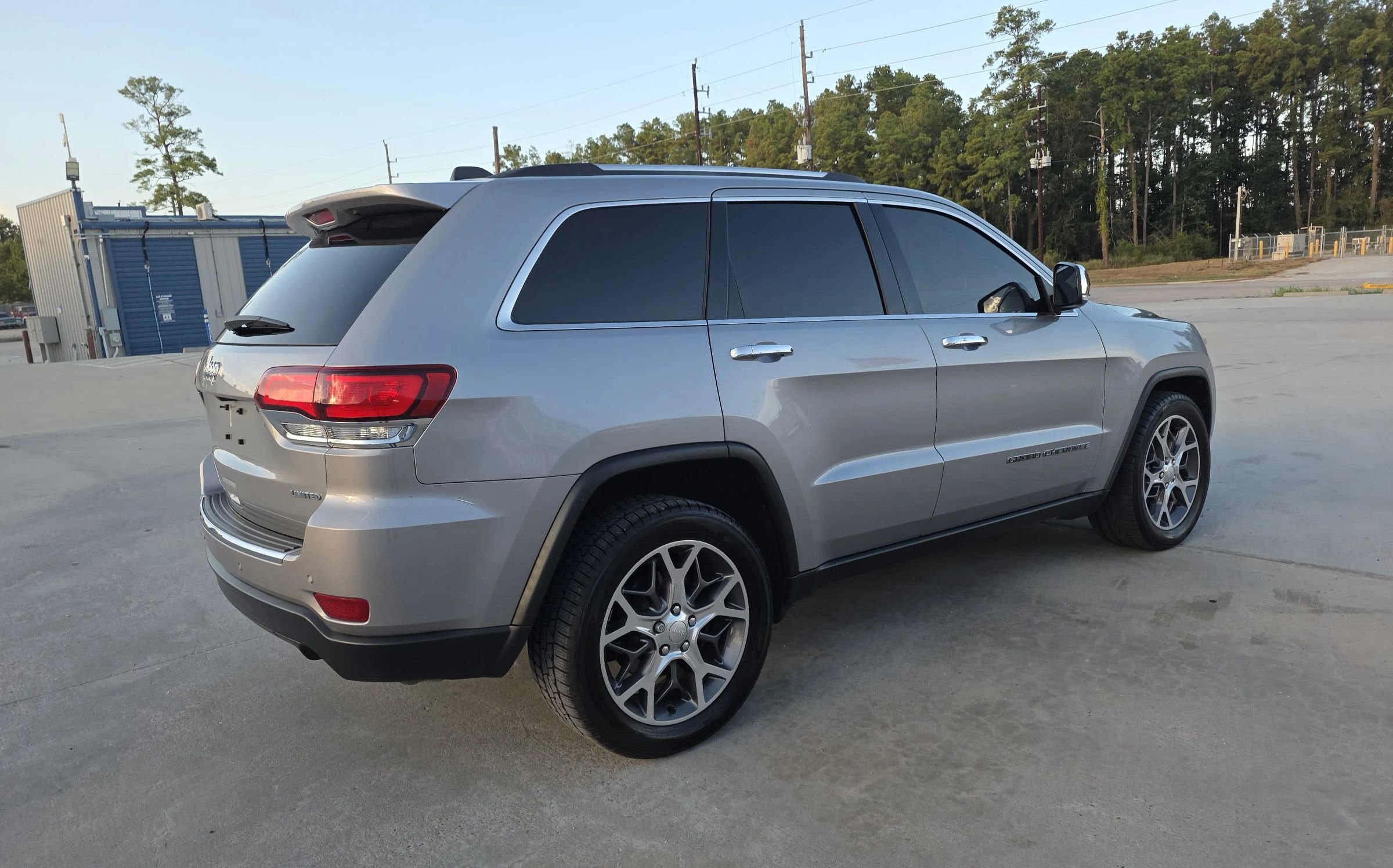 Used 2020 Jeep Grand Cherokee Limited image 17