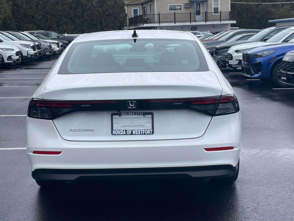 Certified 2025 Honda Accord SE image 5