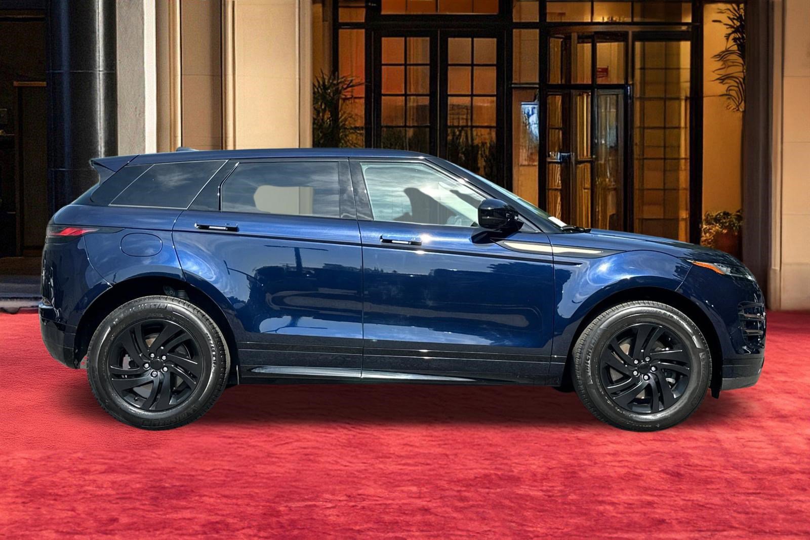 Used 2022 Land Rover Range Rover Evoque R-Dynamic S image 9
