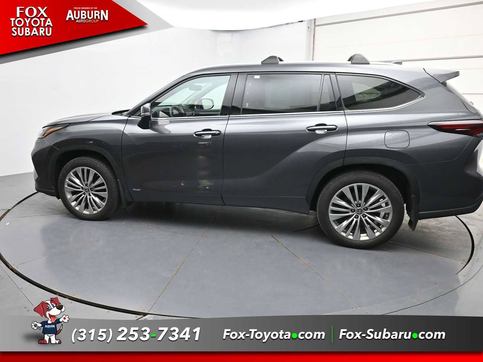 Used 2024 Toyota Highlander Platinum AWD/4WD image 19