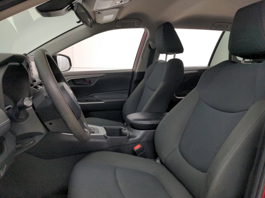 Used 2022 Toyota RAV4 LE AWD/4WD image 18