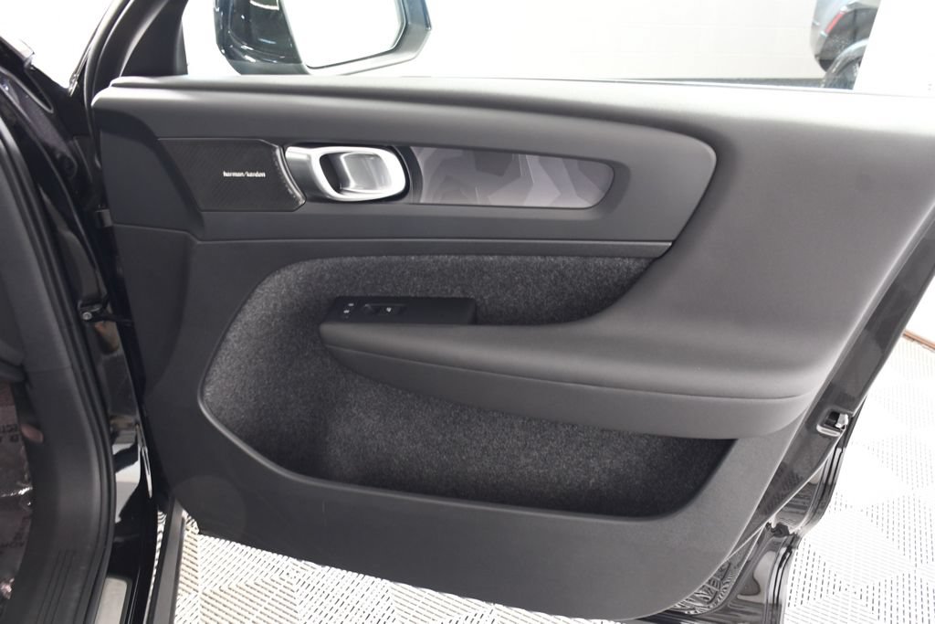 Used 2024 Volvo C40 P8 Recharge Ultimate w/ Protection Package Premier AWD/4WD image 18