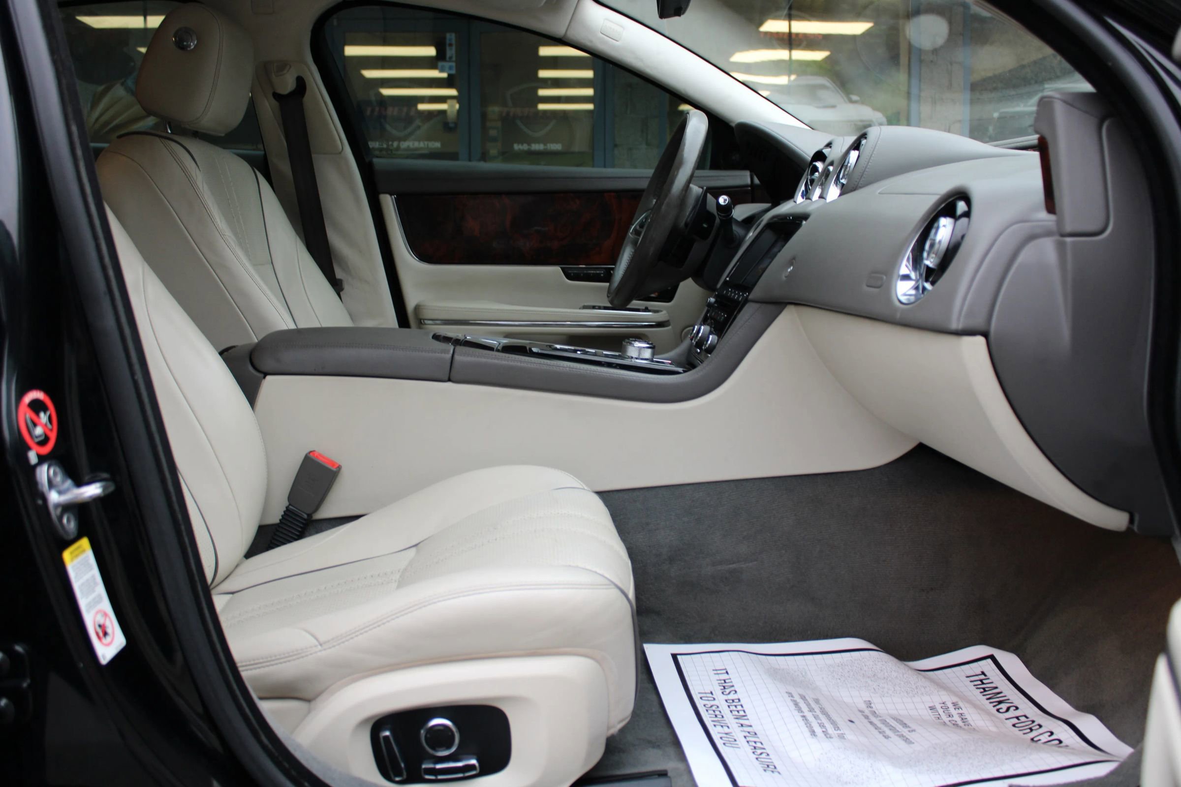 Used 2017 Jaguar XJ R-Sport AWD/4WD image 7
