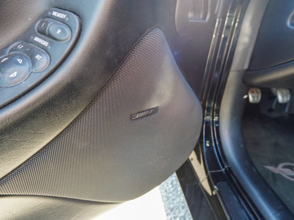 Used 2004 Chevrolet Corvette Convertible w/ Preferred Equipment Group RWD image 14