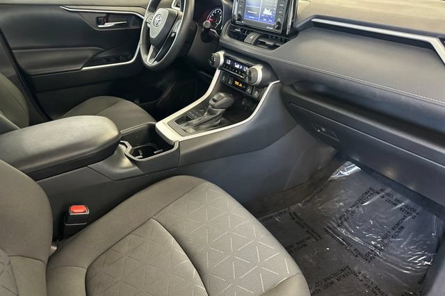 Certified 2022 Toyota RAV4 XLE w/ XLE Grade Weather Package AWD/4WD image 20