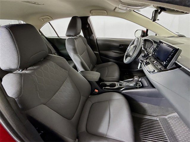 Used 2022 Toyota Corolla LE image 32