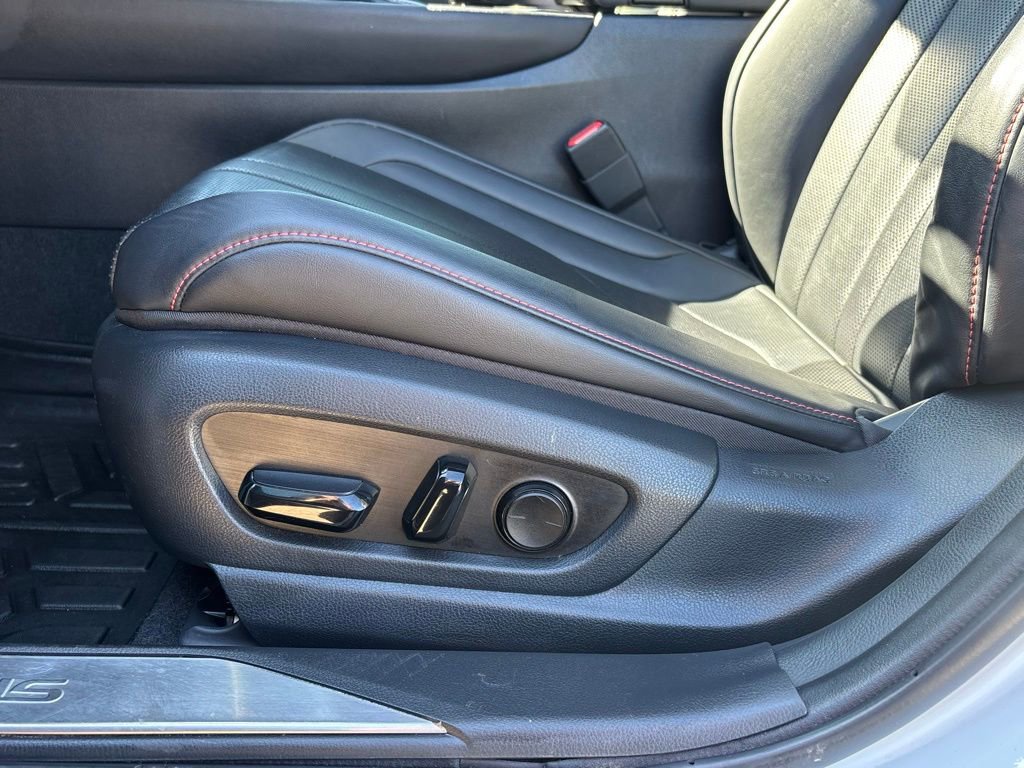 Used 2020 Lexus UX 200 F Sport w/ F Sport Premium Package image 13