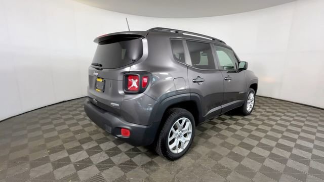Used 2018 Jeep Renegade Latitude AWD/4WD image 6