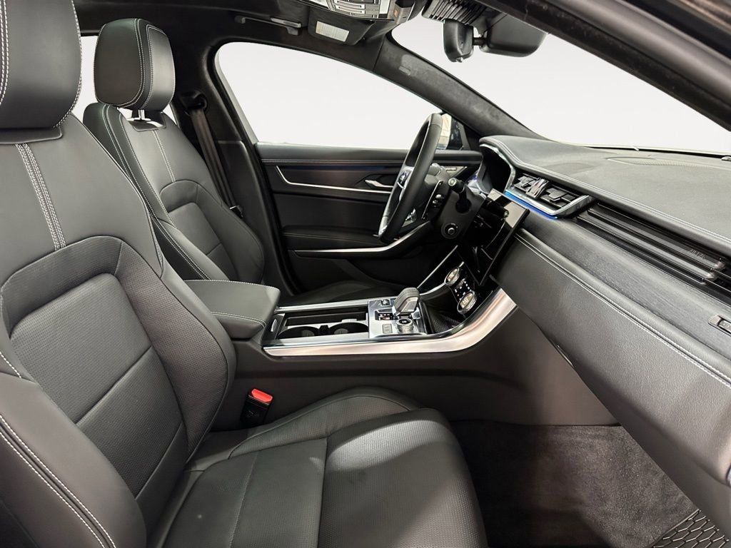 Used 2024 Jaguar XF R-Dynamic SE image 22
