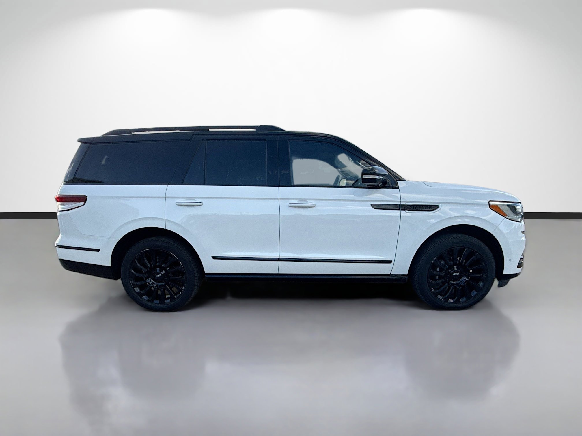 Used 2023 Lincoln Navigator Black Label image 6