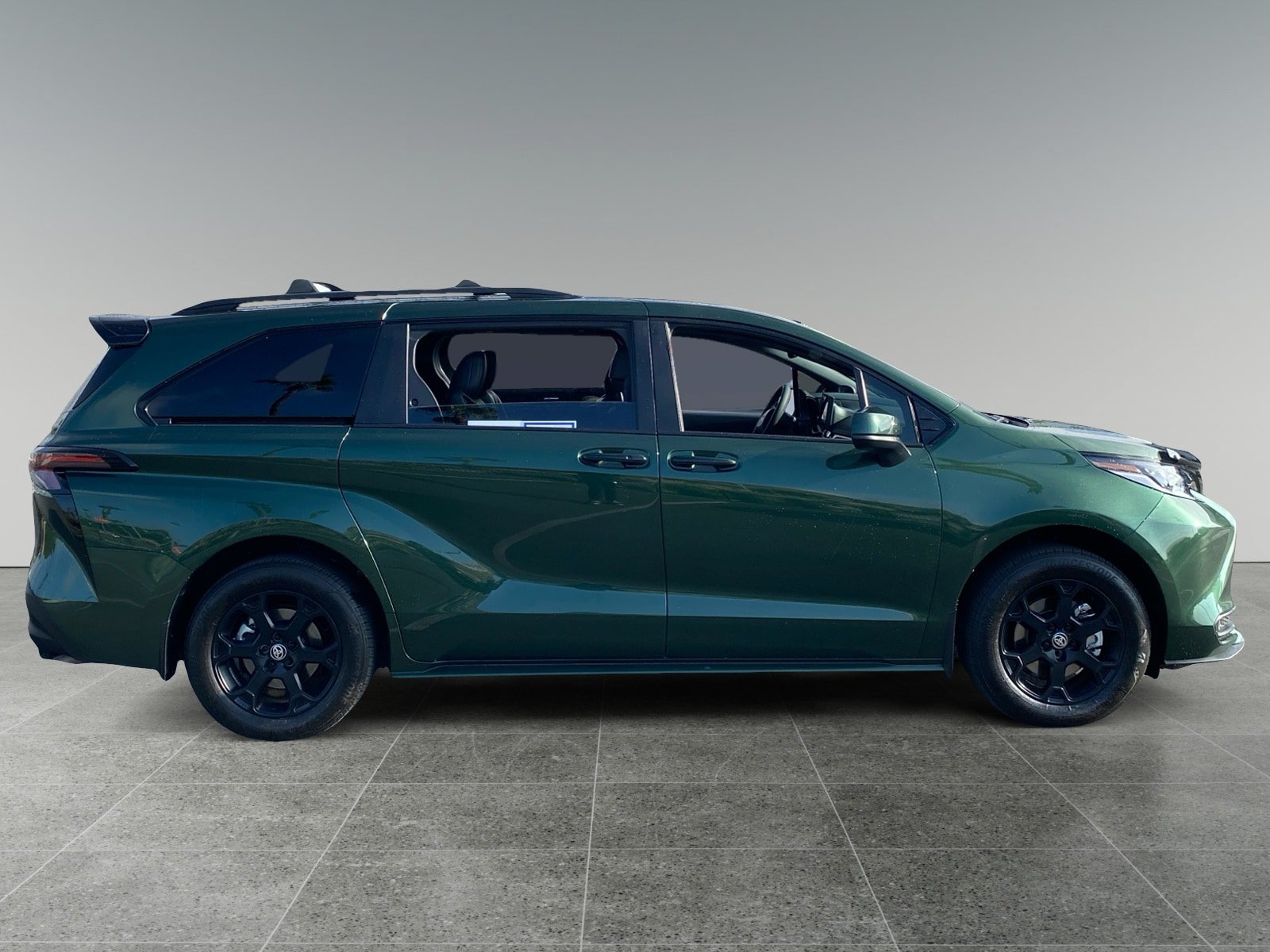 Used 2025 Toyota Sienna XLE Woodland Edition AWD/4WD image 6