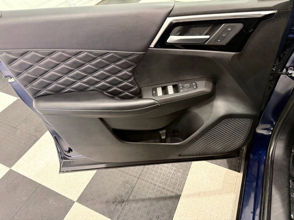 Used 2024 Mitsubishi Outlander SEL Black Edition image 17