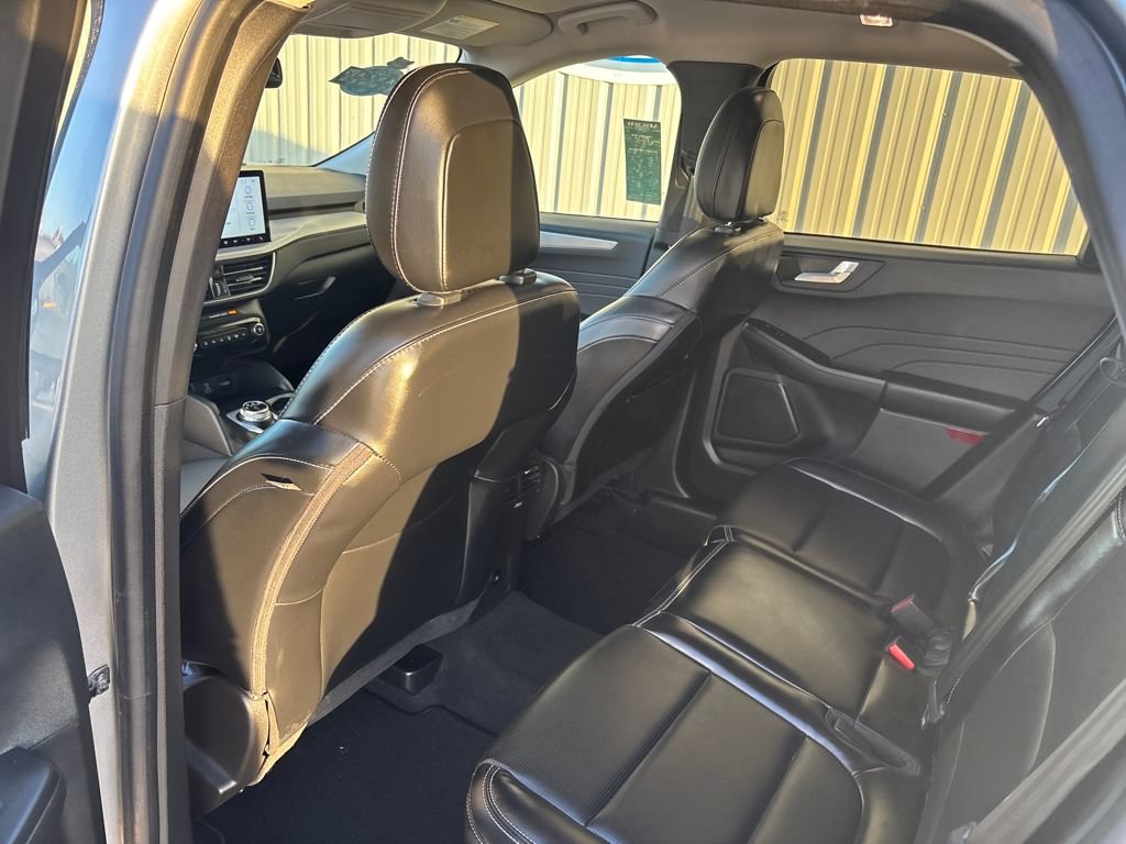 Certified 2023 Ford Escape Platinum AWD/4WD image 28