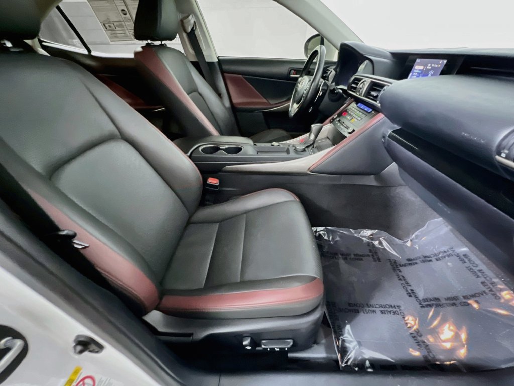 Used 2017 Lexus IS 200t w/ Premium Package RWD image 28