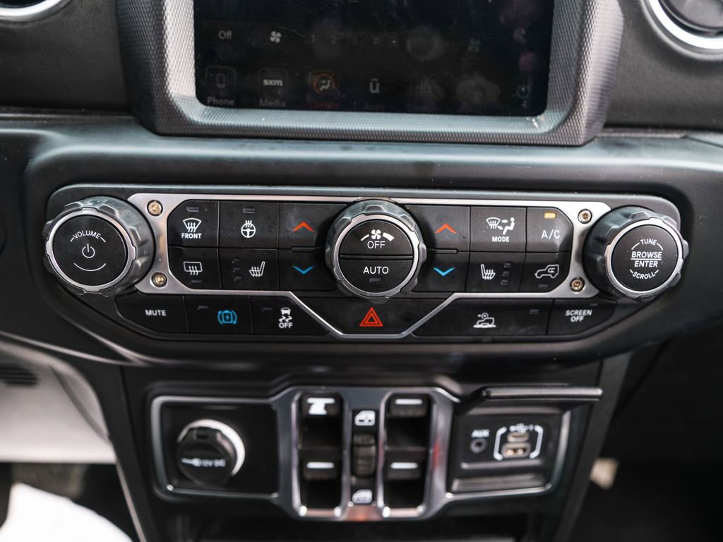 Used 2023 Jeep Wrangler Unlimited Sahara w/ Cold Weather Group AWD/4WD image 30