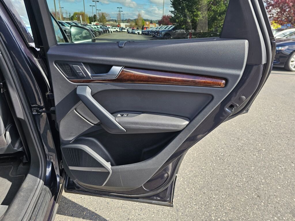 Used 2019 Audi Q5 2.0T Premium Plus w/ Premium Plus Package image 14