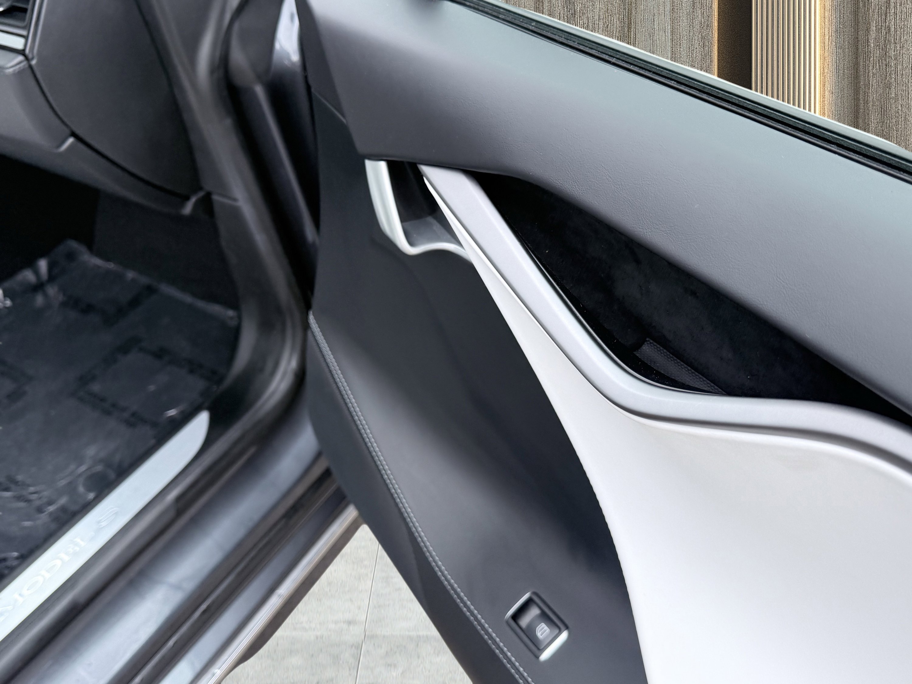 Used 2020 Tesla Model S Long Range Plus image 49