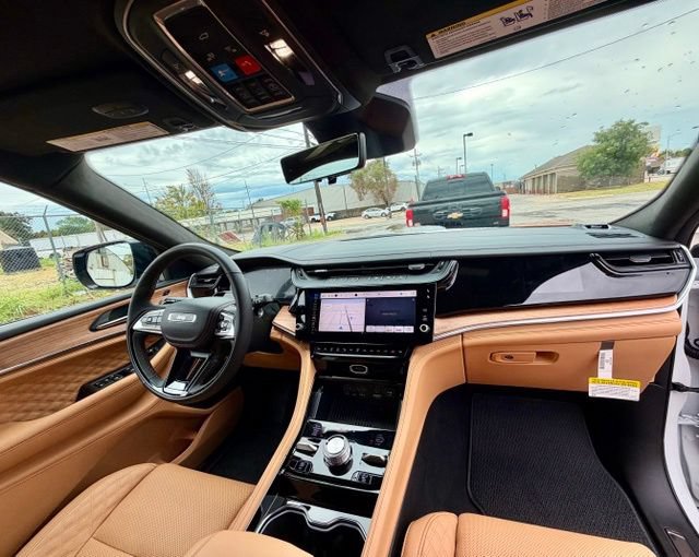 New 2027 Jeep Grand Cherokee Summit AWD/4WD image 12