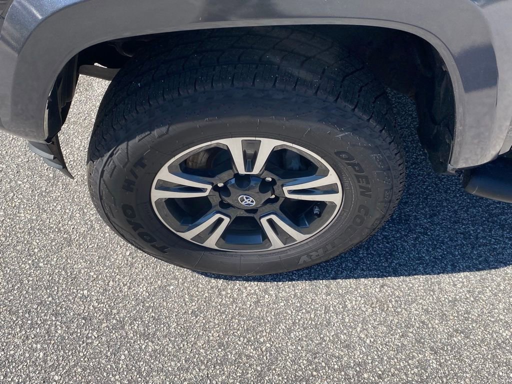 Used 2019 Toyota Tacoma TRD Sport AWD/4WD image 18