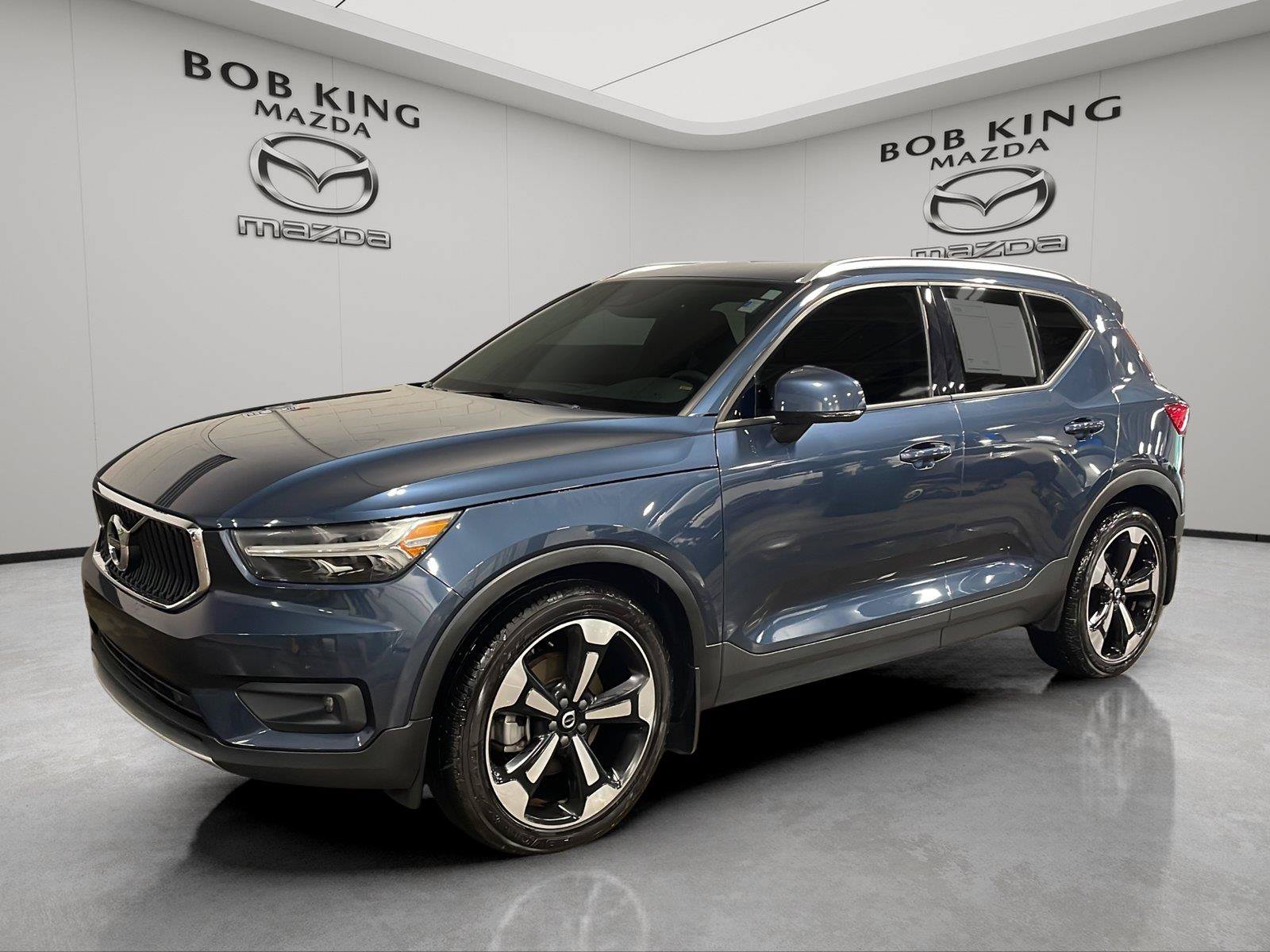 Used 2021 Volvo XC40 T5 Momentum w/ Premium Package