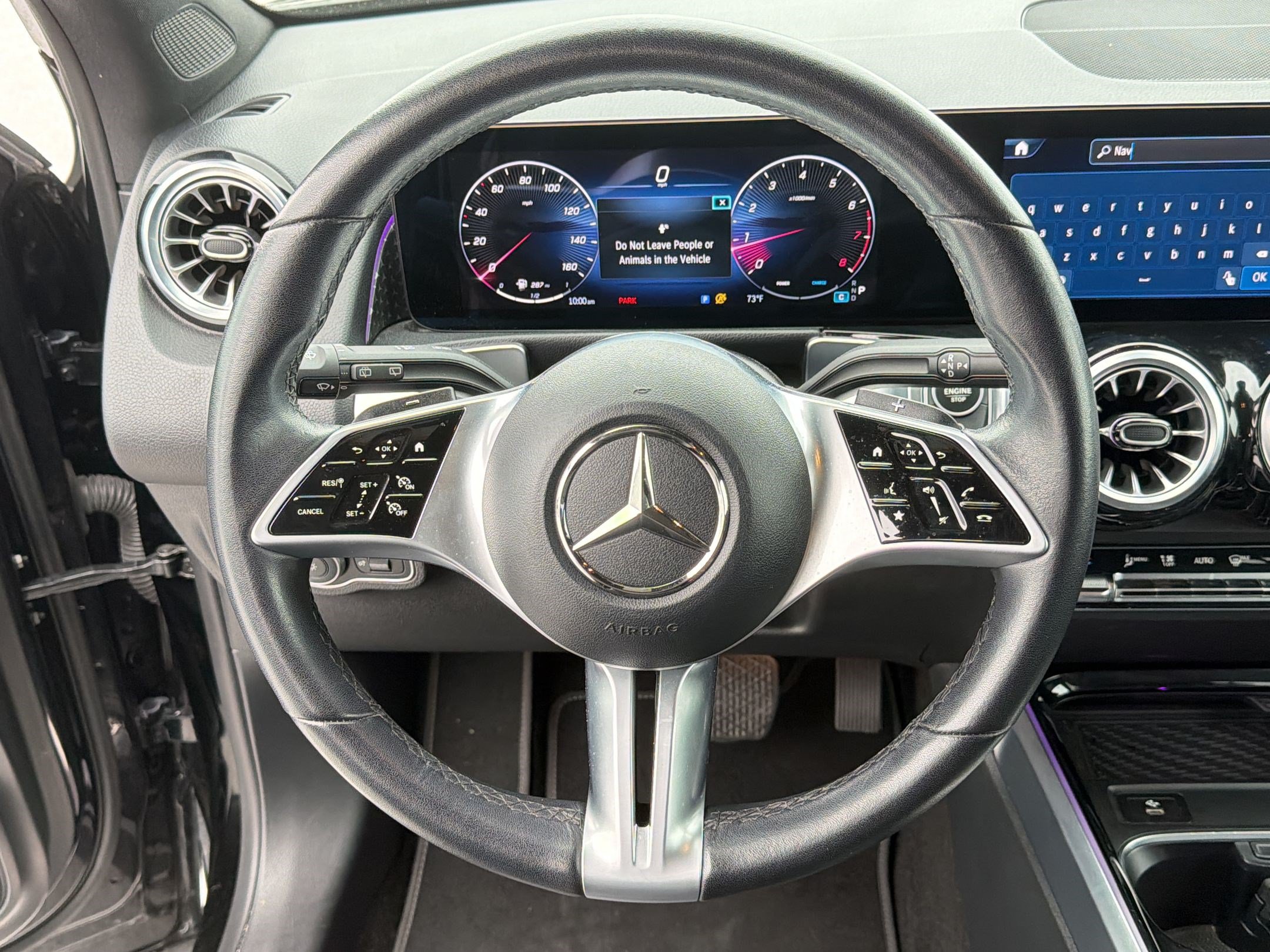 Used 2025 Mercedes-Benz GLB 250 4MATIC image 11