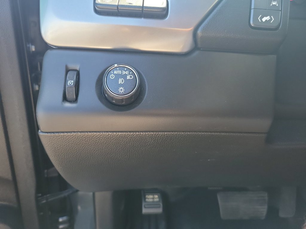 Certified 2019 Chevrolet Suburban Premier RWD image 18
