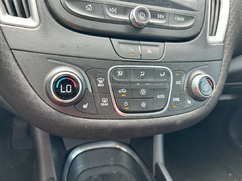 Used 2025 Chevrolet Malibu LT FWD image 24