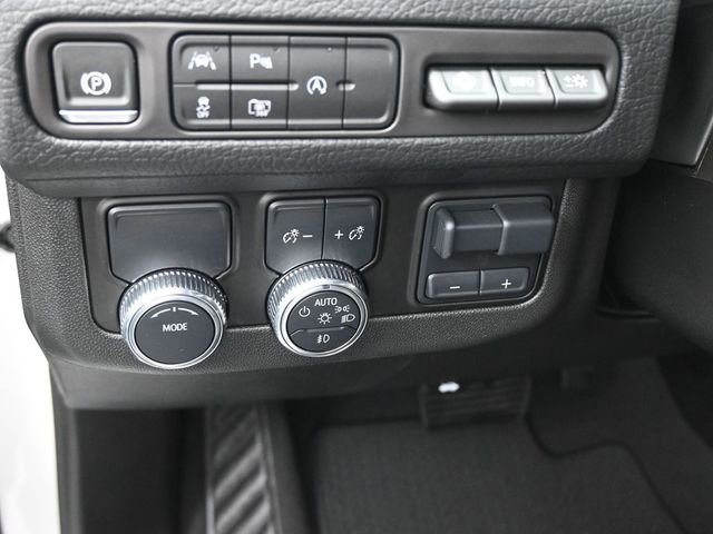 Used 2024 GMC Yukon XL Denali image 21