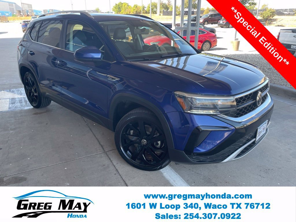 Used 2022 Volkswagen Taos SE w/ Panoramic Sunroof Package