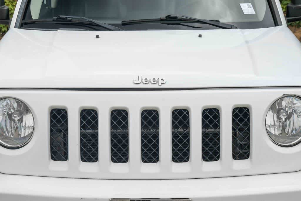 Used 2016 Jeep Patriot High Altitude FWD image 5