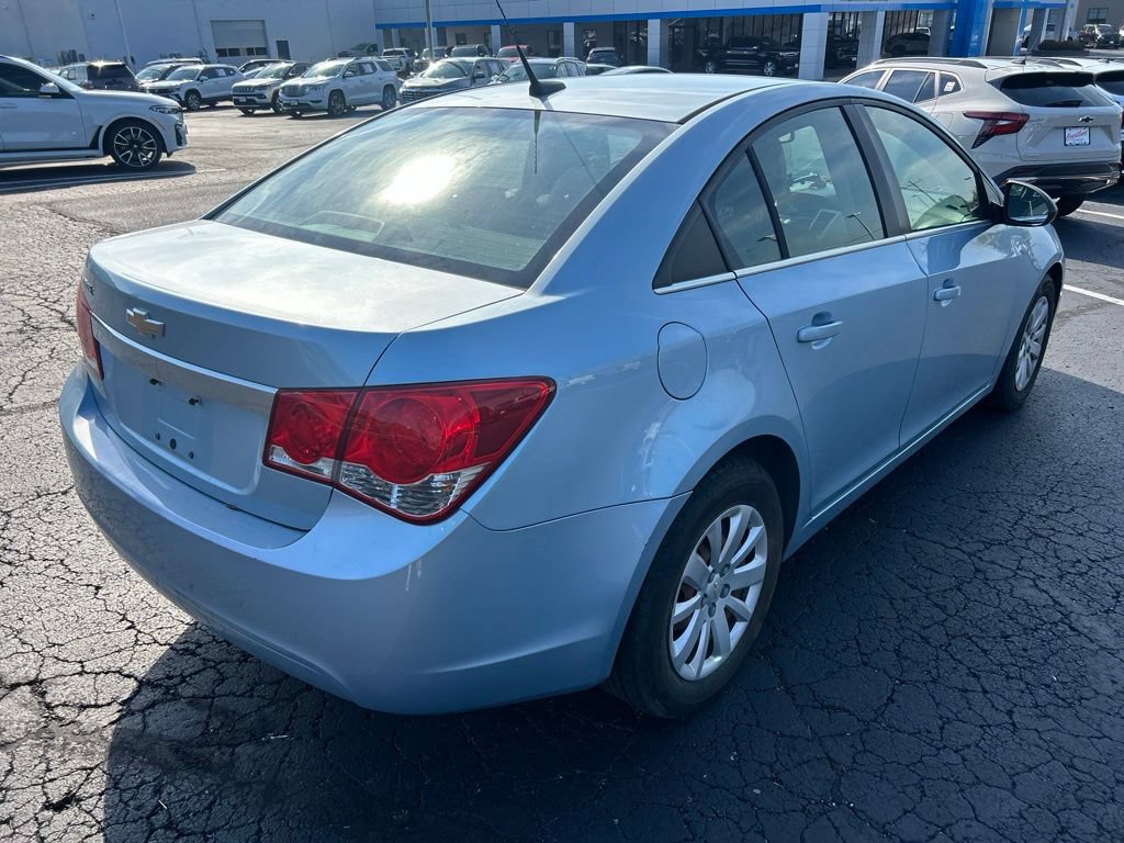 Used 2011 Chevrolet Cruze LS w/ Connectivity Package FWD image 5