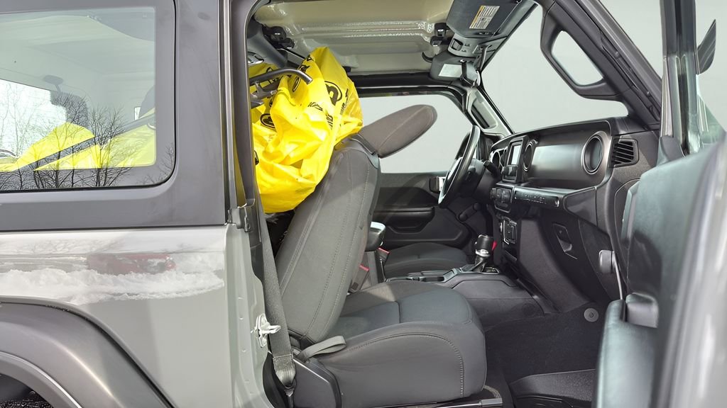Used 2021 Jeep Wrangler Sport image 11
