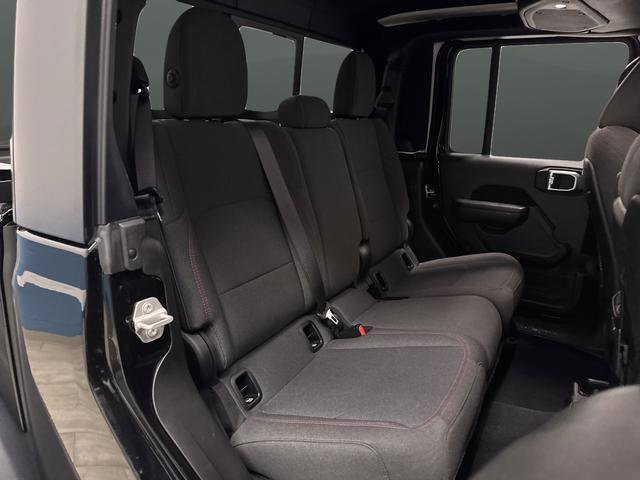 Used 2024 Jeep Gladiator Rubicon w/ Technology Group image 32