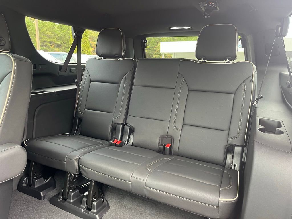 New 2026 Chevrolet Suburban Premier w/ Sun And Tow Package AWD/4WD image 36