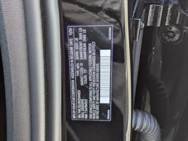 Used 2025 Volvo XC40 B5 Core w/ Protection Package Premier image 25