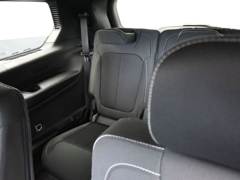 New 2026 Jeep Grand Cherokee L Laredo image 31