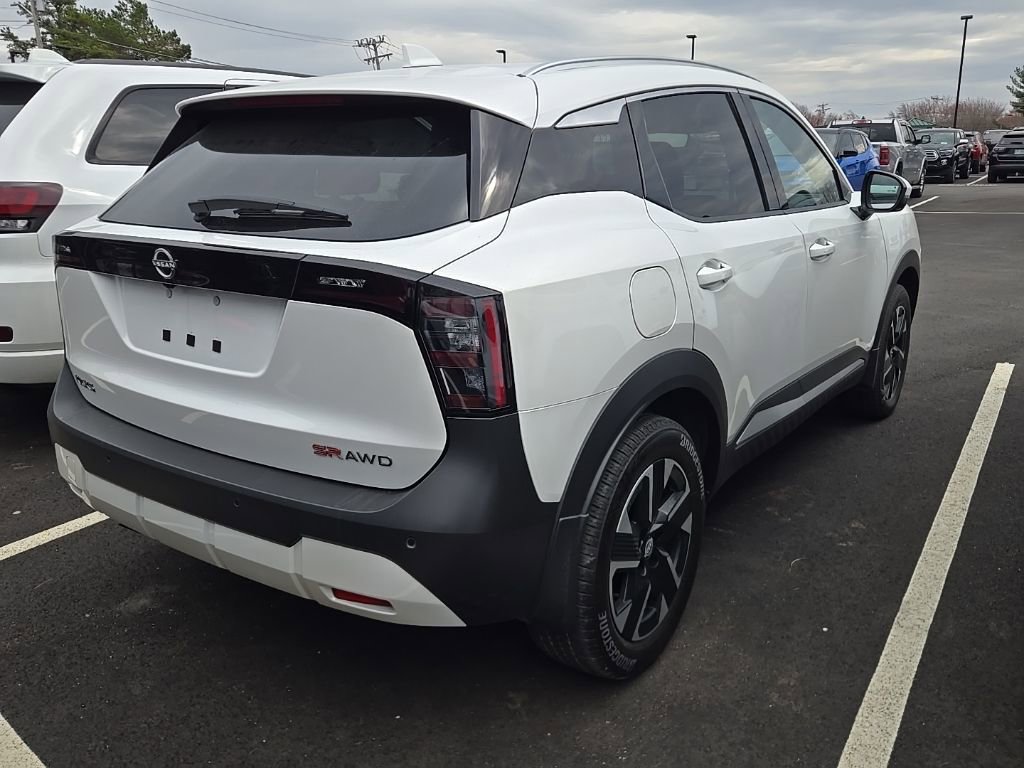 Used 2025 Nissan Kicks SR w/ Illumination Package image 6
