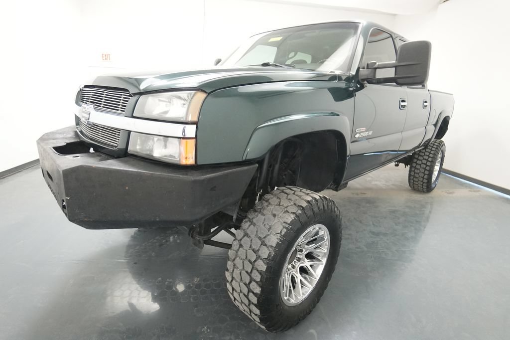Used 2004 Chevrolet Silverado 2500 LS w/ Skid Plate Package AWD/4WD image 3