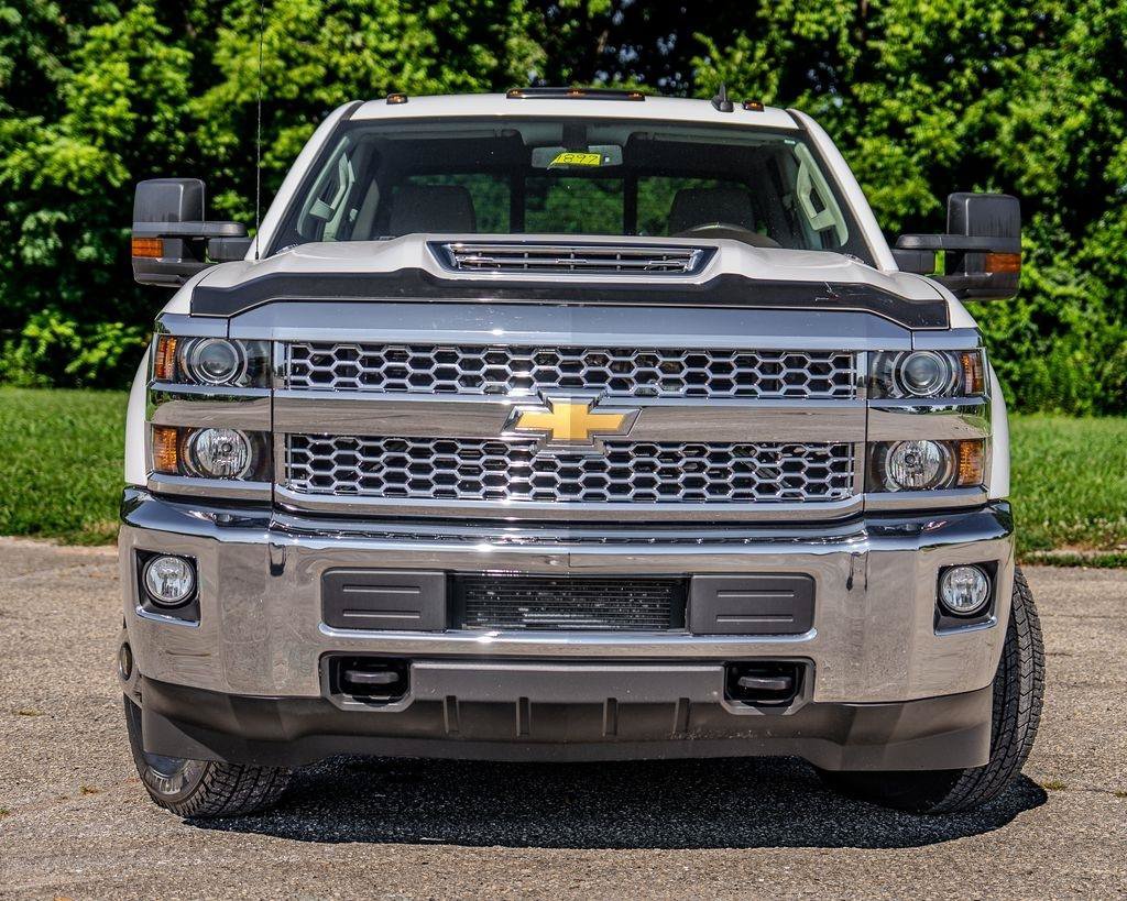 Used 2019 Chevrolet Silverado 3500 LT w/ LT Convenience Package AWD/4WD image 3