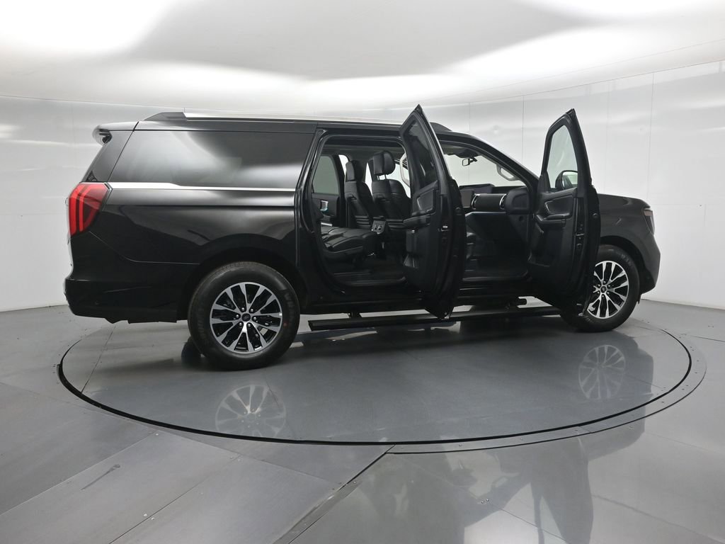 Certified 2025 Ford Expedition Max Platinum image 5
