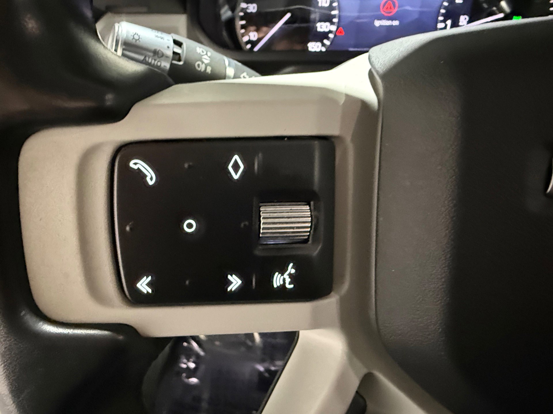 Used 2022 Land Rover Defender 110 S image 26