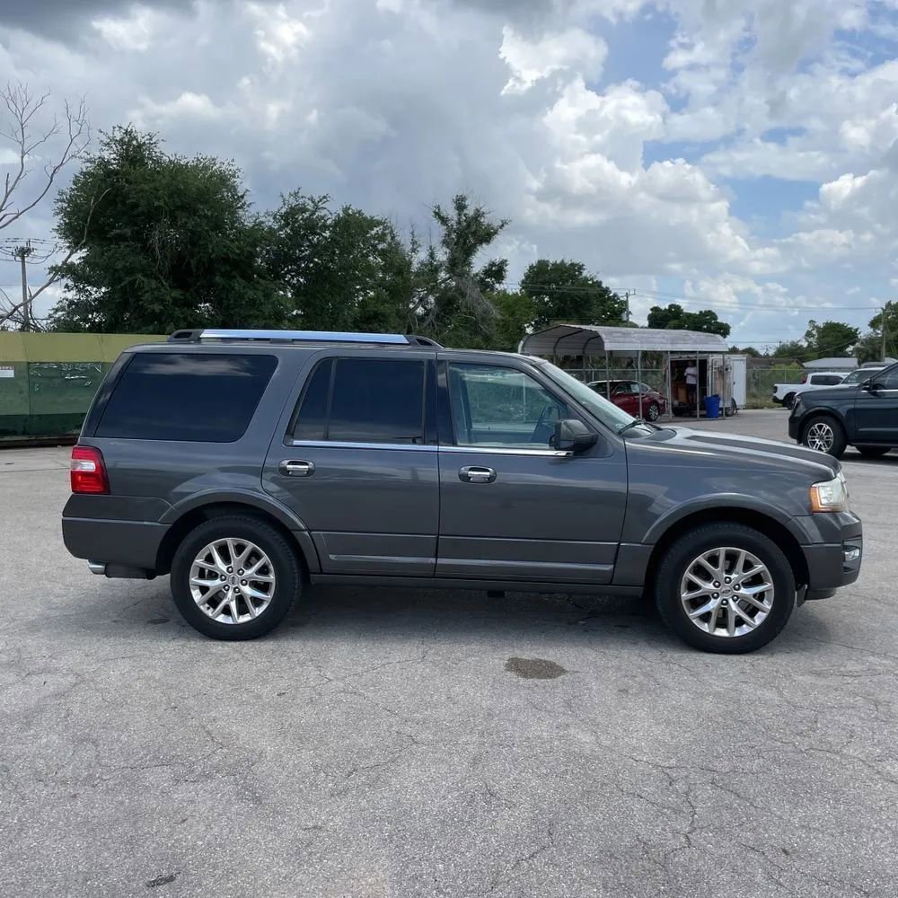 Used 2015 Ford Expedition Limited w/ Equipment Group 301A AWD/4WD image 10