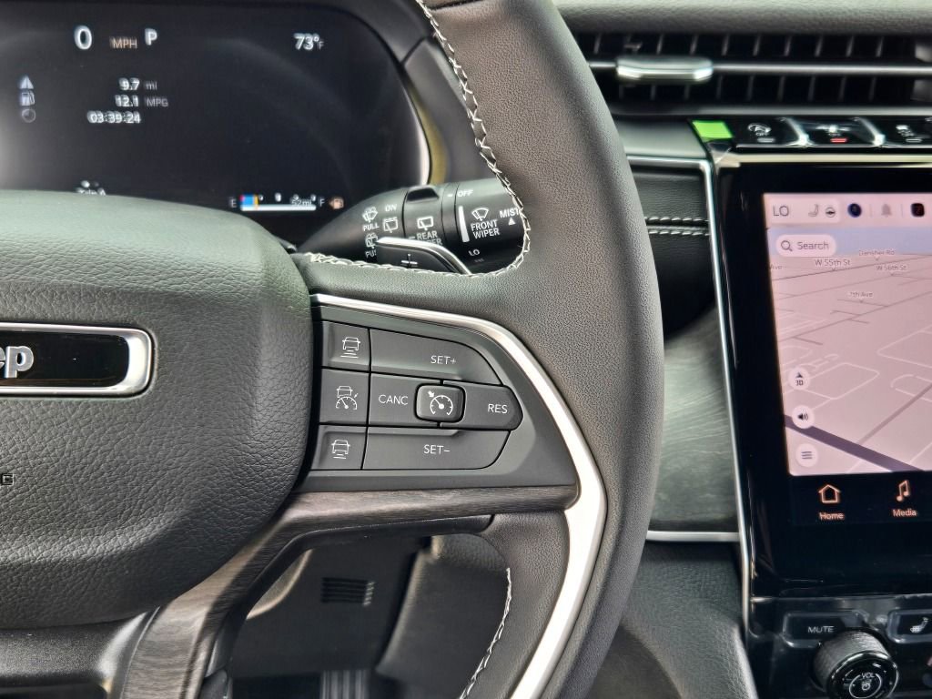 New 2025 Jeep Grand Cherokee Limited image 30