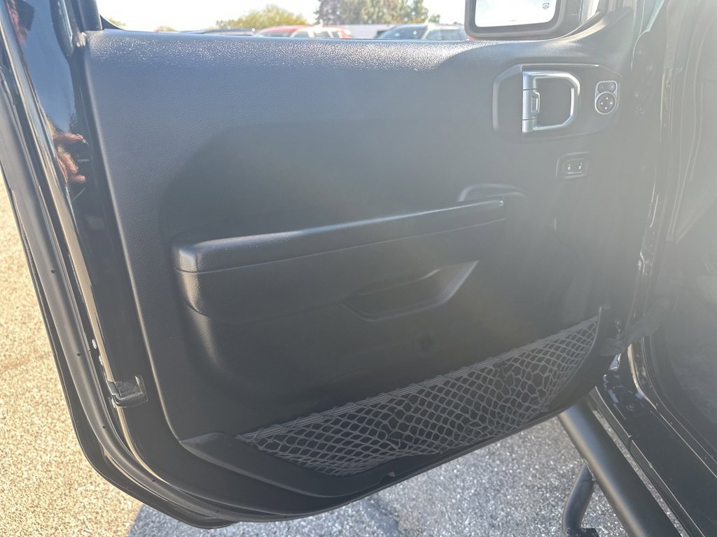 Used 2018 Jeep Wrangler Unlimited Sport S image 18
