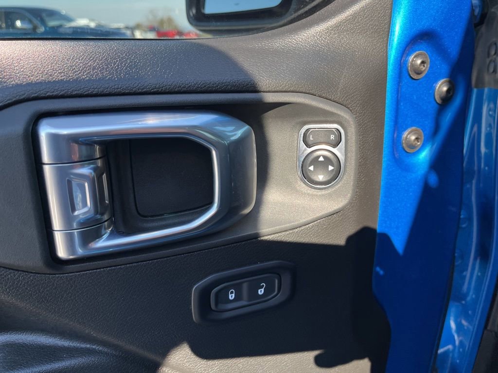 Used 2024 Jeep Wrangler Unlimited Rubicon w/ Convenience Group image 16