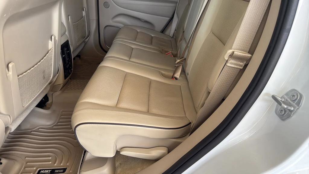 Used 2019 Jeep Grand Cherokee Overland RWD image 34