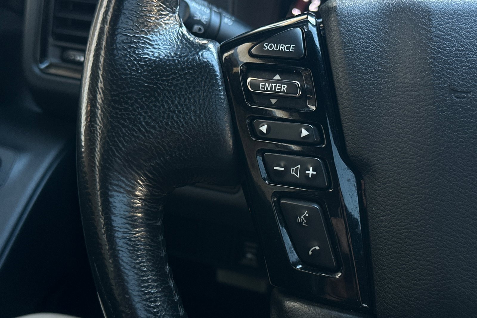 Used 2022 Nissan Frontier Pro-X w/ Pro-X Premium Package image 31