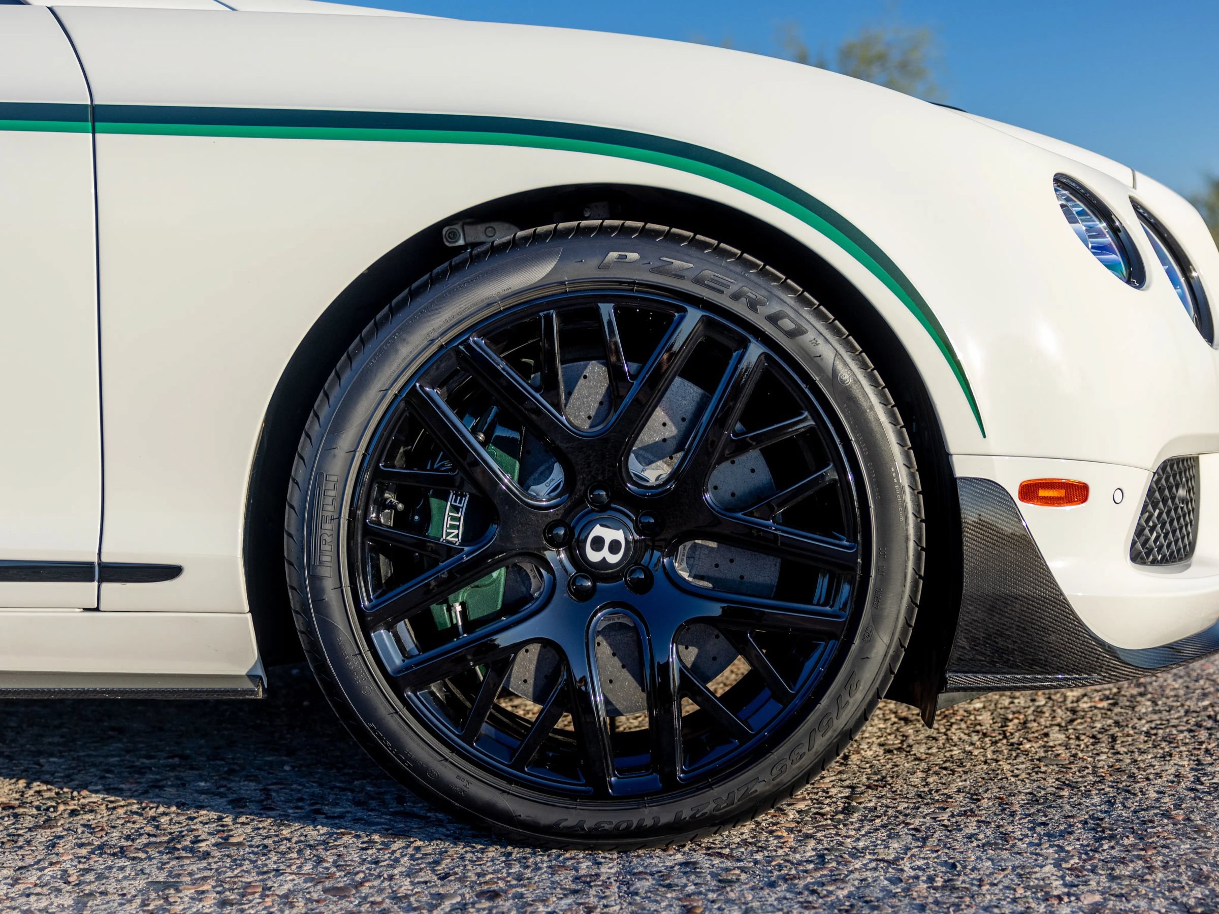 Used 2015 Bentley Continental GT3-R AWD/4WD image 32