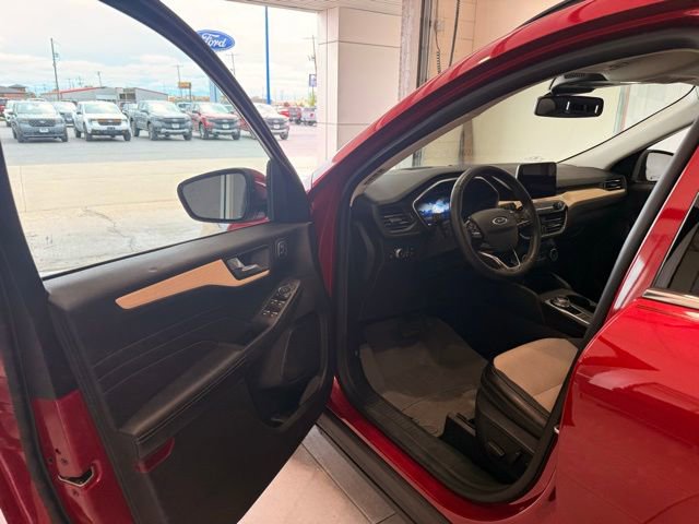 Used 2021 Ford Escape Titanium w/ Titanium Elite Package AWD/4WD image 8