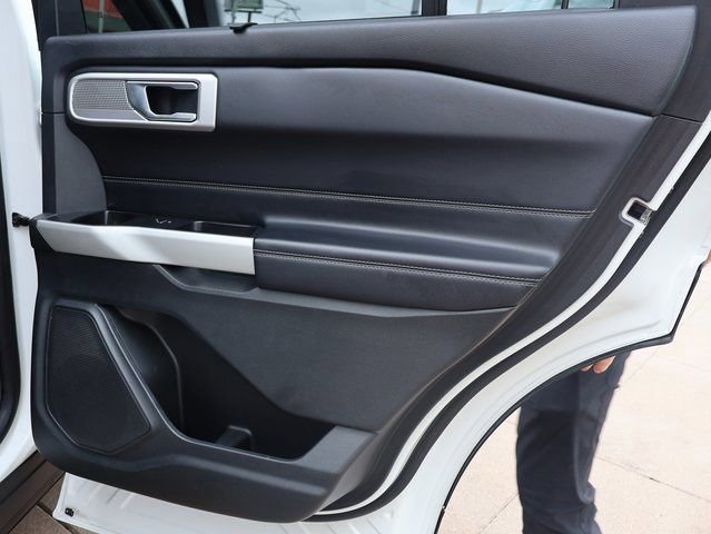 Used 2021 Ford Explorer Limited w/ Hybrid Equipment Group 310A AWD/4WD image 16